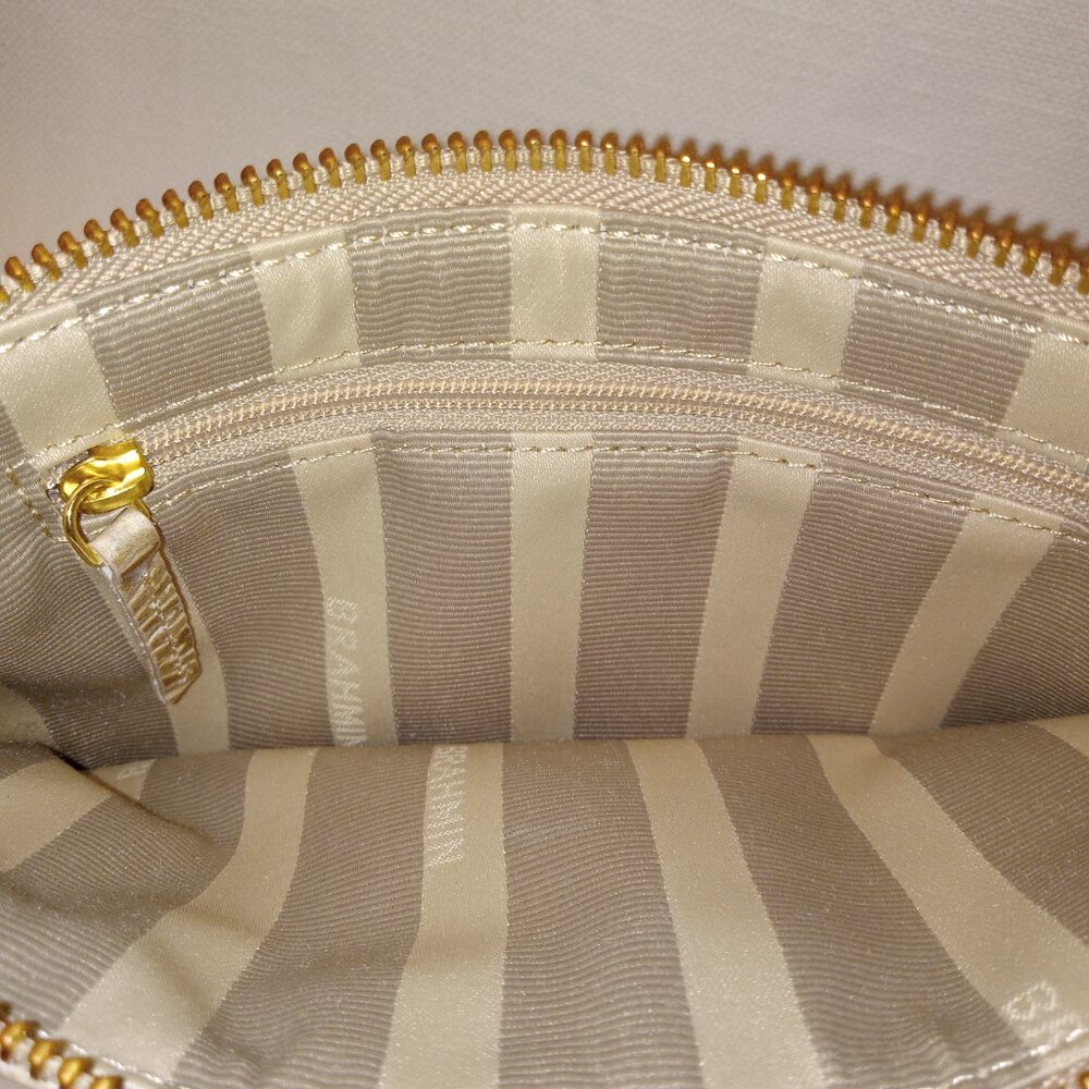Brahmin Sally Wristlet/Cosmetic Bag Embossed Palm Leaf Print Leather Taupe NWT - Picture 4 of 12